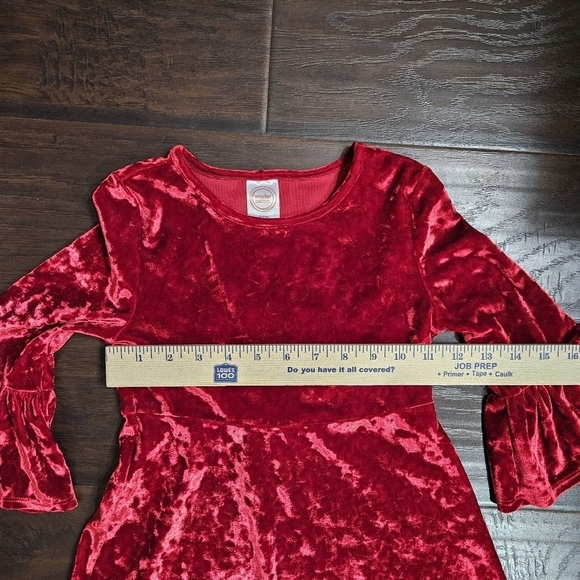 Girls Red Crushed Velvet Bell Sleeve Dress Size 6 - Picture 7 of 8